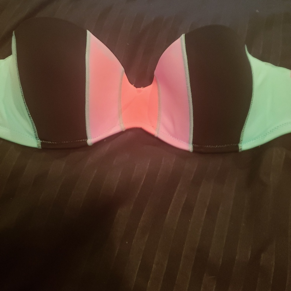 Victoria secret bathing suit top 32B